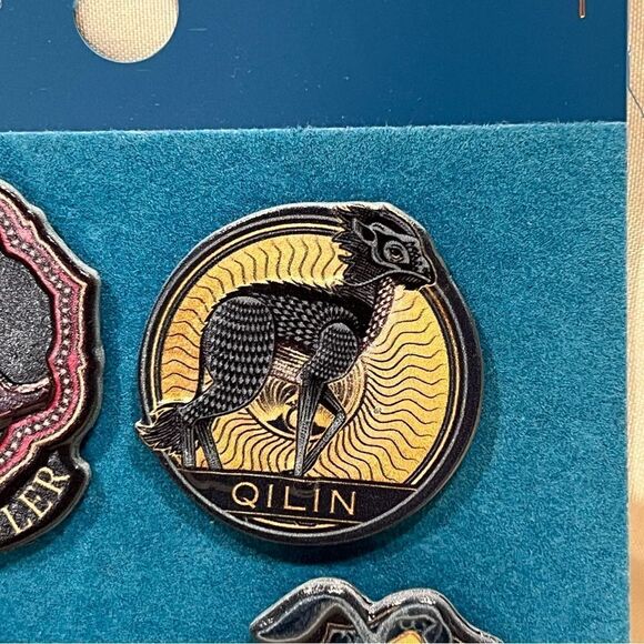 Universal Studios X Harry Potter Fantastic Beasts Collectible Trading Pins NWT - Picture 3 of 6